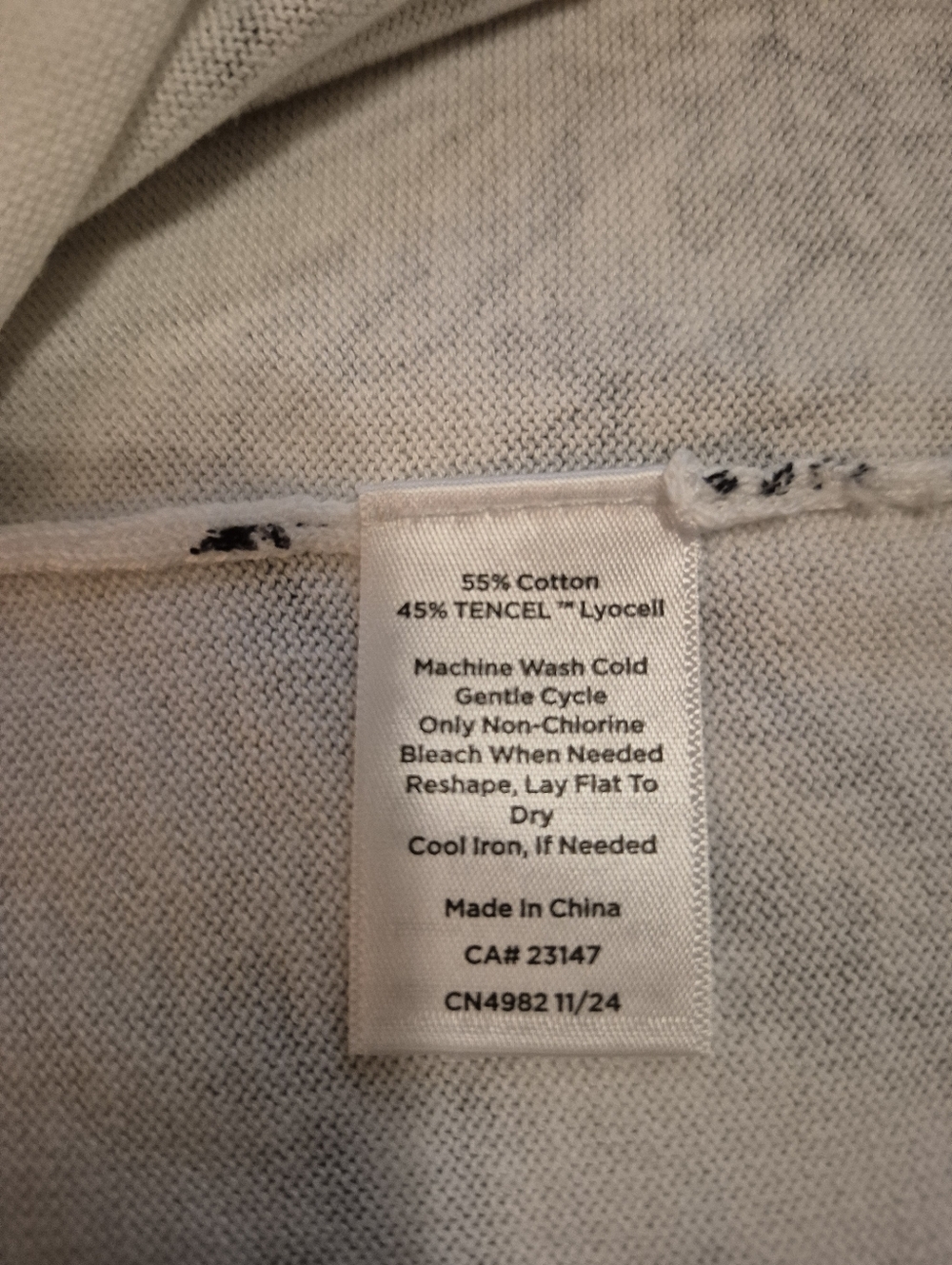 Talbots White Short-Sleeve V-Neck Top with Black Botanical Sketch Print - Picture 5 of 9
